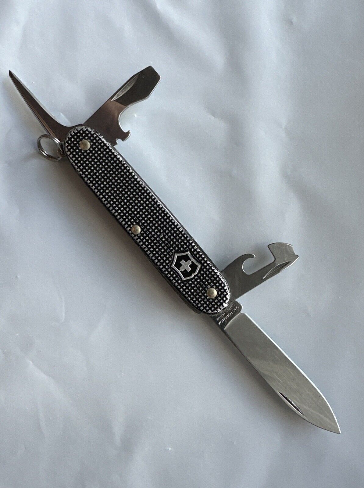 Victorinox 93mm Pioneer Swiss Army knife in Black Alox. Preowned. .