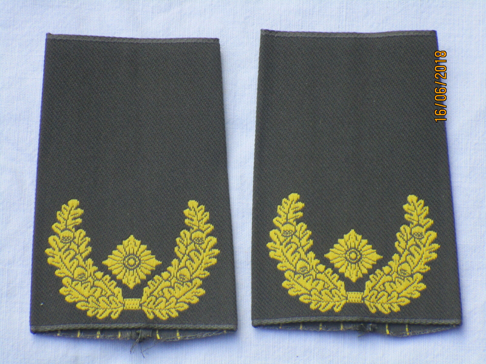 Bw Rank: - Brigadier, Army, Gold/ Olive