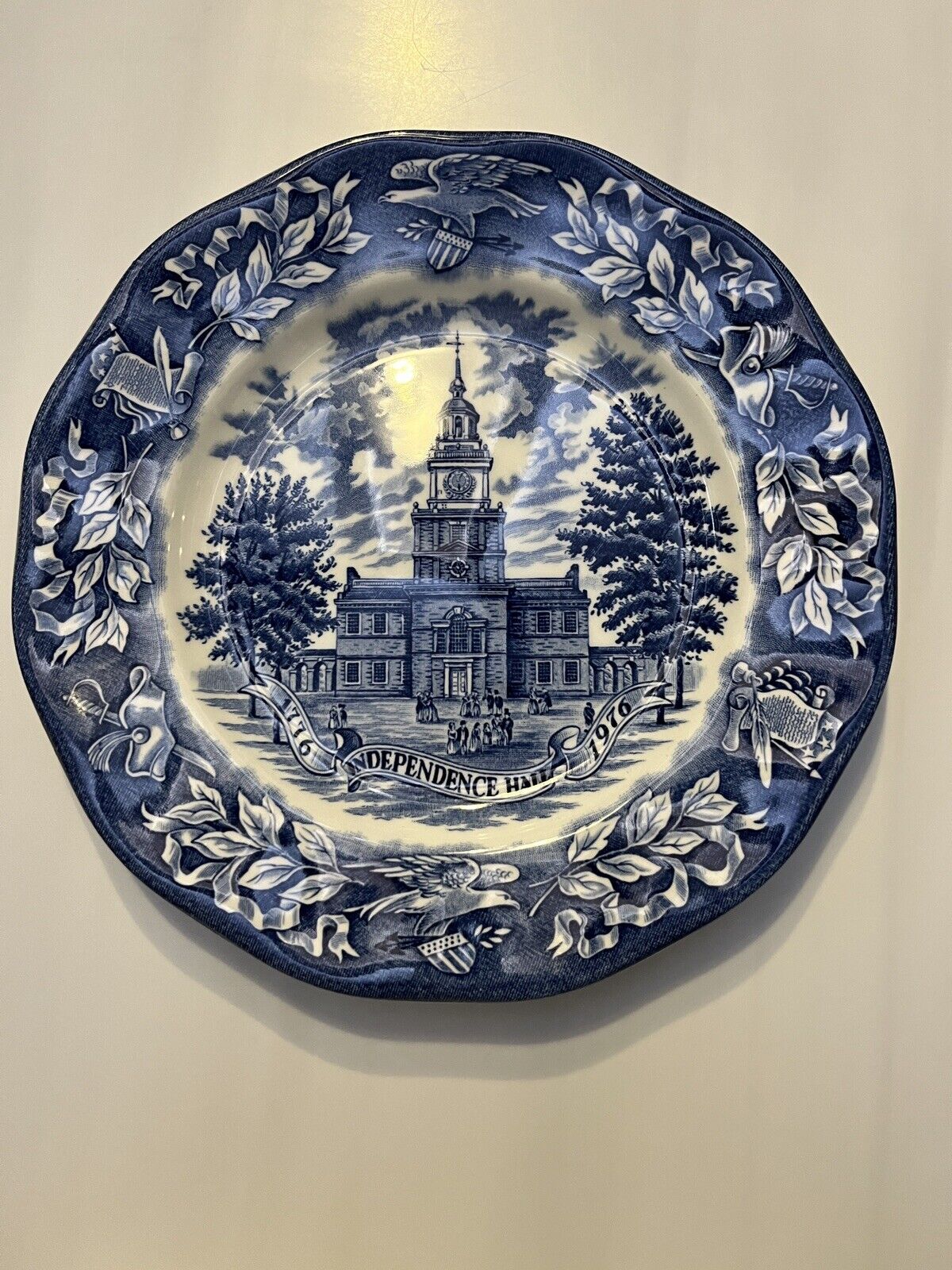 Vintage Wedgewood Independence Hall Bicentennial Plate Blue England 1976 Avon 