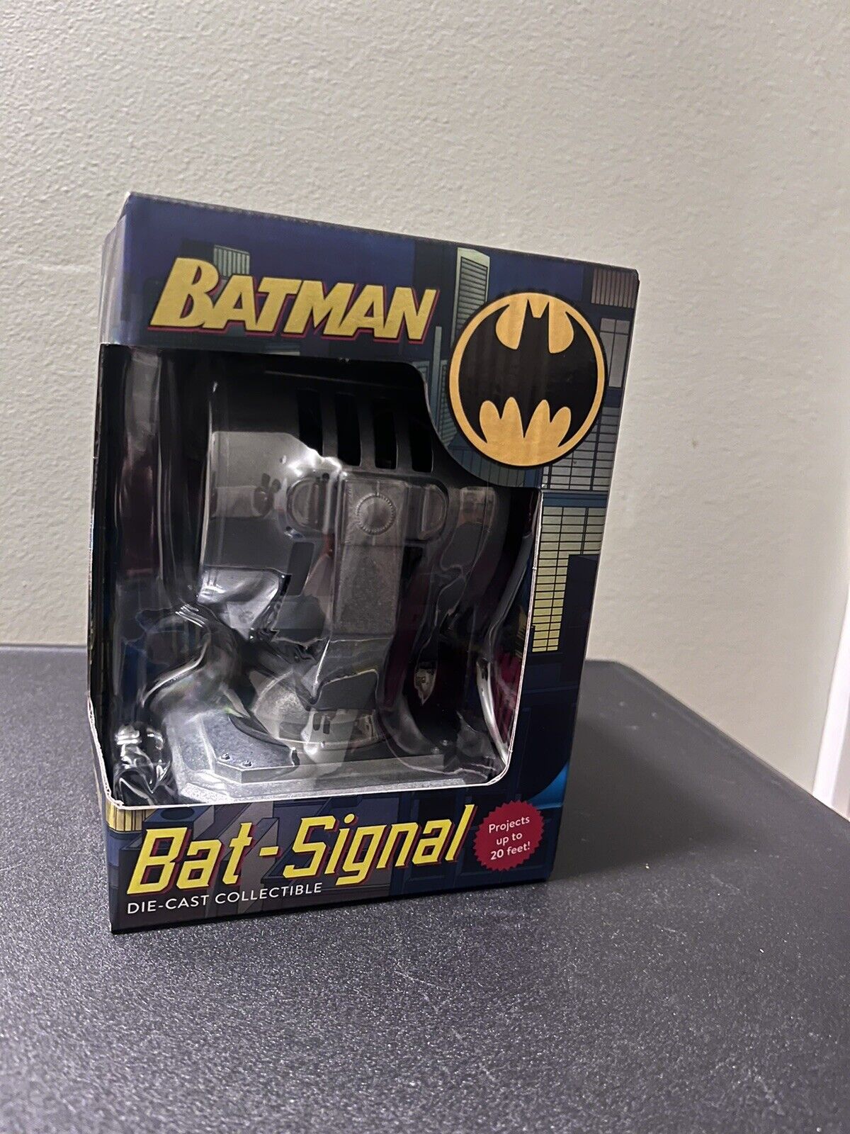 Batman Bat Signal Metal Die-Cast Projects 20 Feet 5\