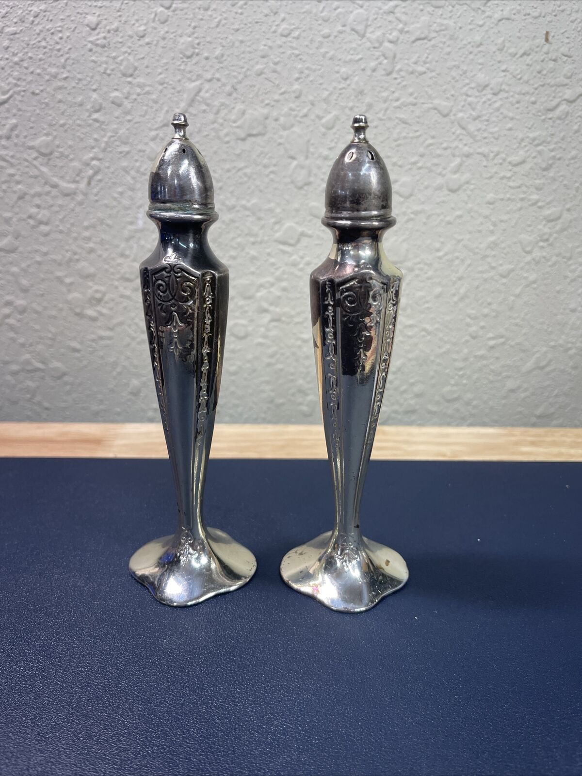 Vintage W.B. MFG Co. 2784 Silver Plated Salt & Pepper Shakers