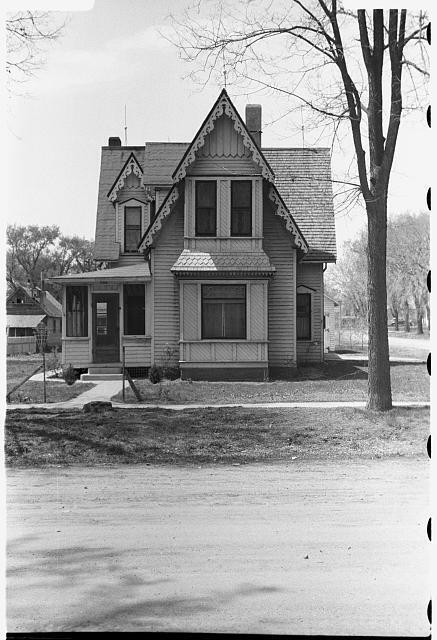 Residential street,Woodbine,Iowa,IA,May 1940,John Vachon,FSA,House,Home