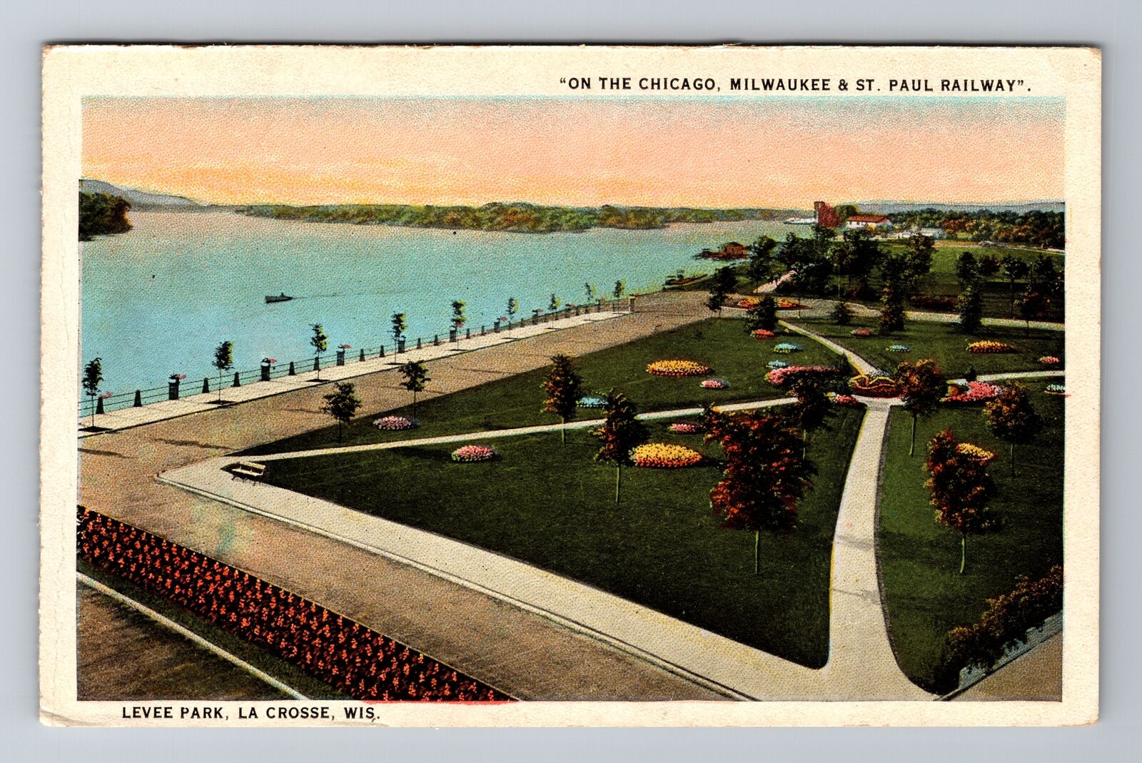 La Cross WI-Wisconsin, Scenic Levee Park, Lake, Gardens Vintage Postcard