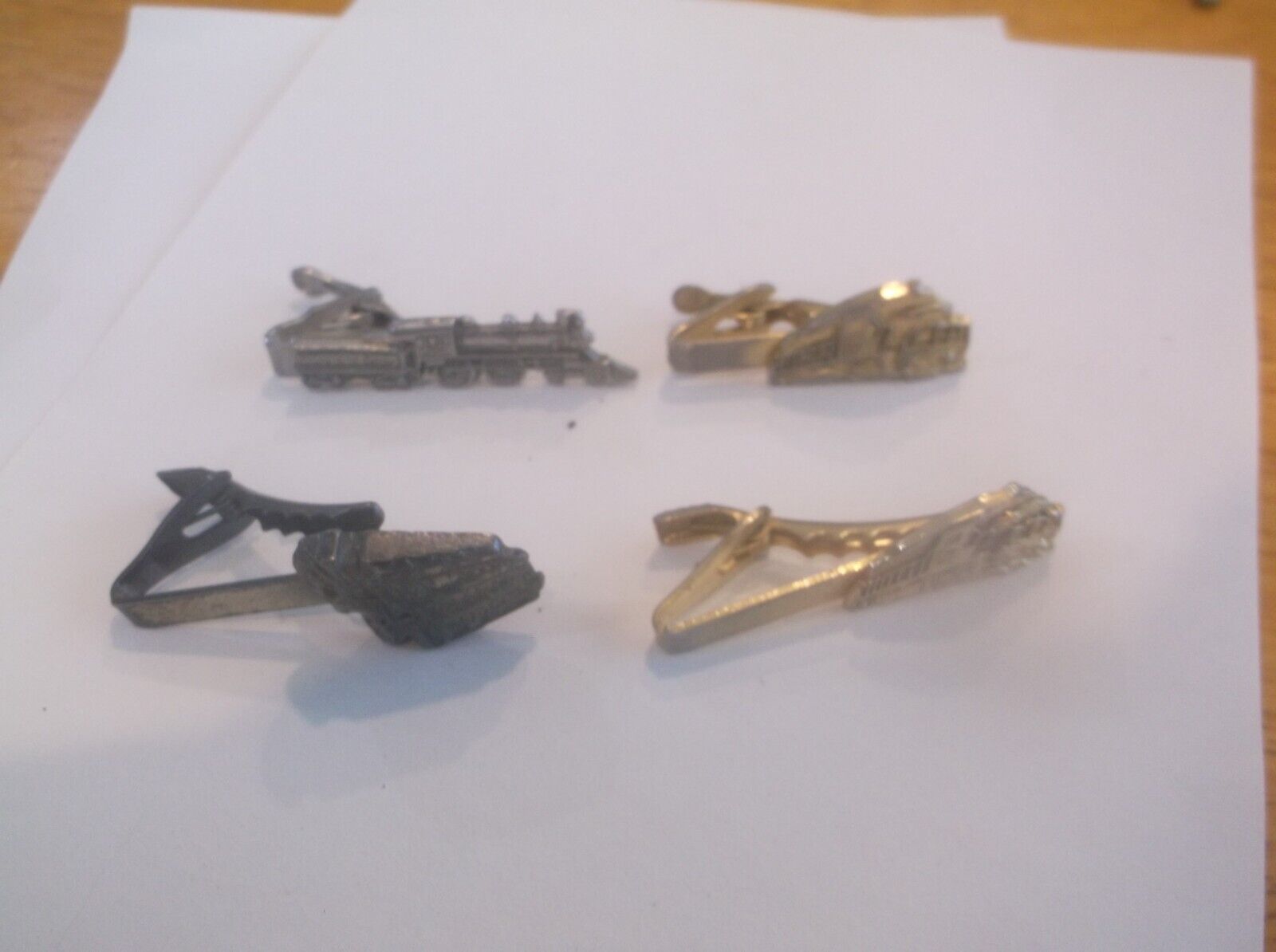 LOT OF 4 TRAIN - ENGINE TIE CLASPS