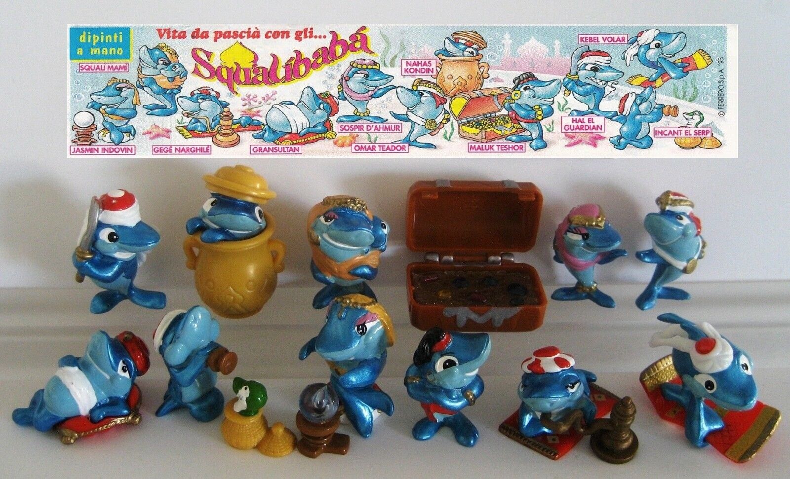 KINDER FERRERO SURPRISE SEABASS SQUALIBABA BLUE SHARKS 10x FIGURES CAKE TOPPERS