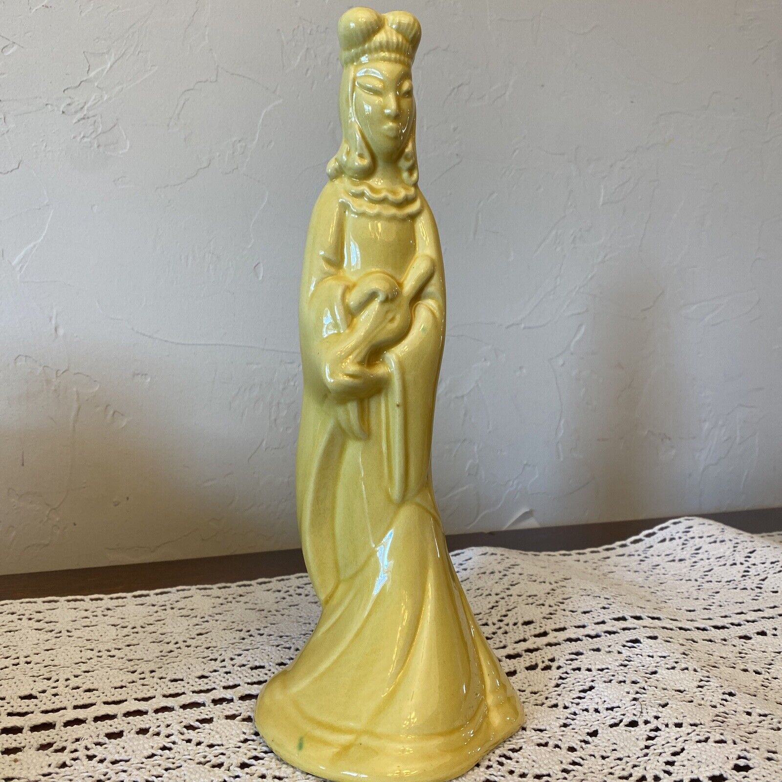 Rare Royal Haeger Yellow Statue Of Asian Woman With Instrument