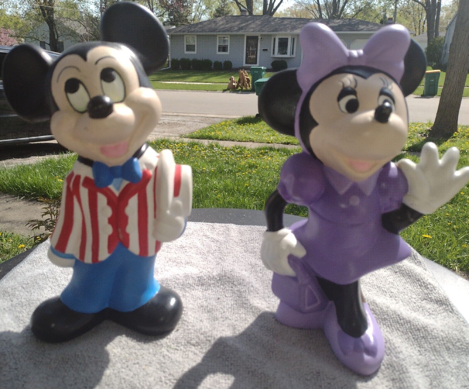 Vintage Walt Disney Ceramic Mickey & Minnie Mouse Statues 9\