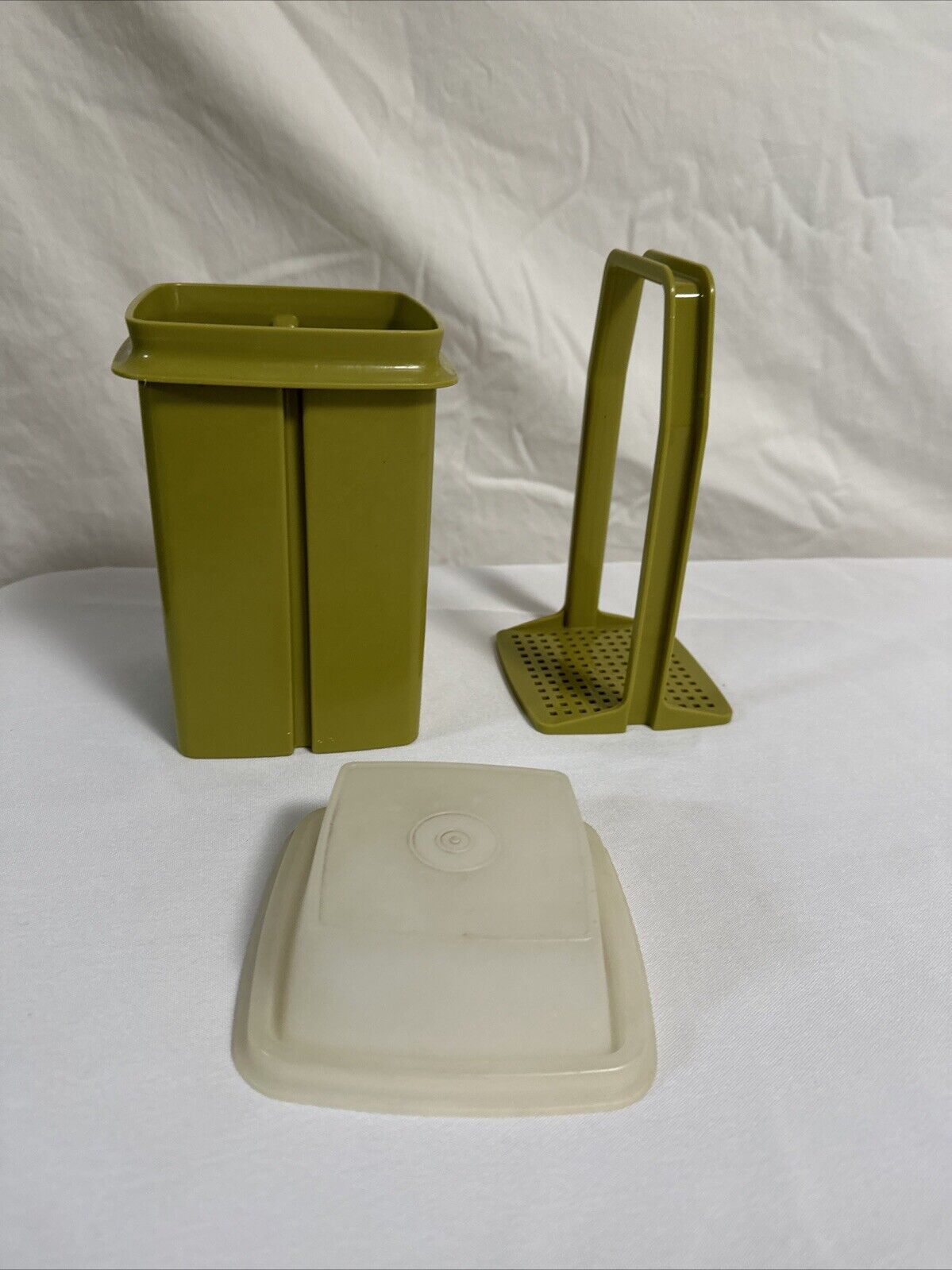 Vintage Tupperware Pickle Keeper Pic-A-Deli Avocado Green 1330-1 With Lifter Lid