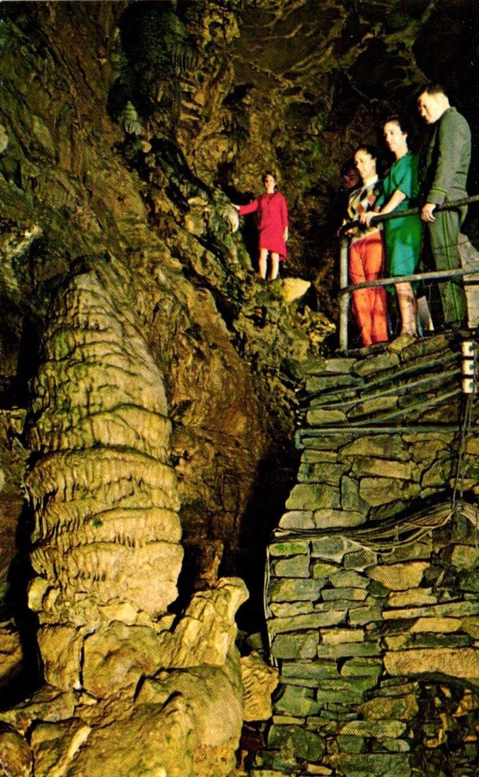 Chinese pagoda howe caverns cave New York Vintage Postcard Card