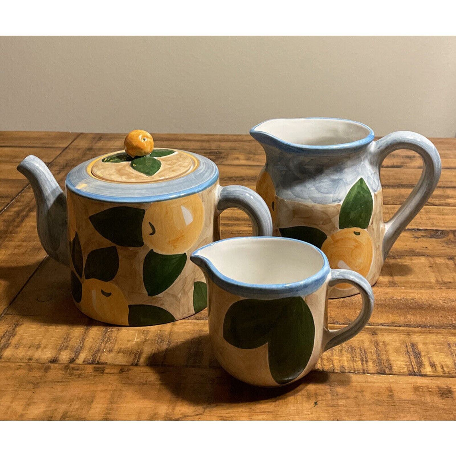 Villeroy and Boch tea set with pot w/lid, creamer, and jar/pitcher. Mint 🍊🍃