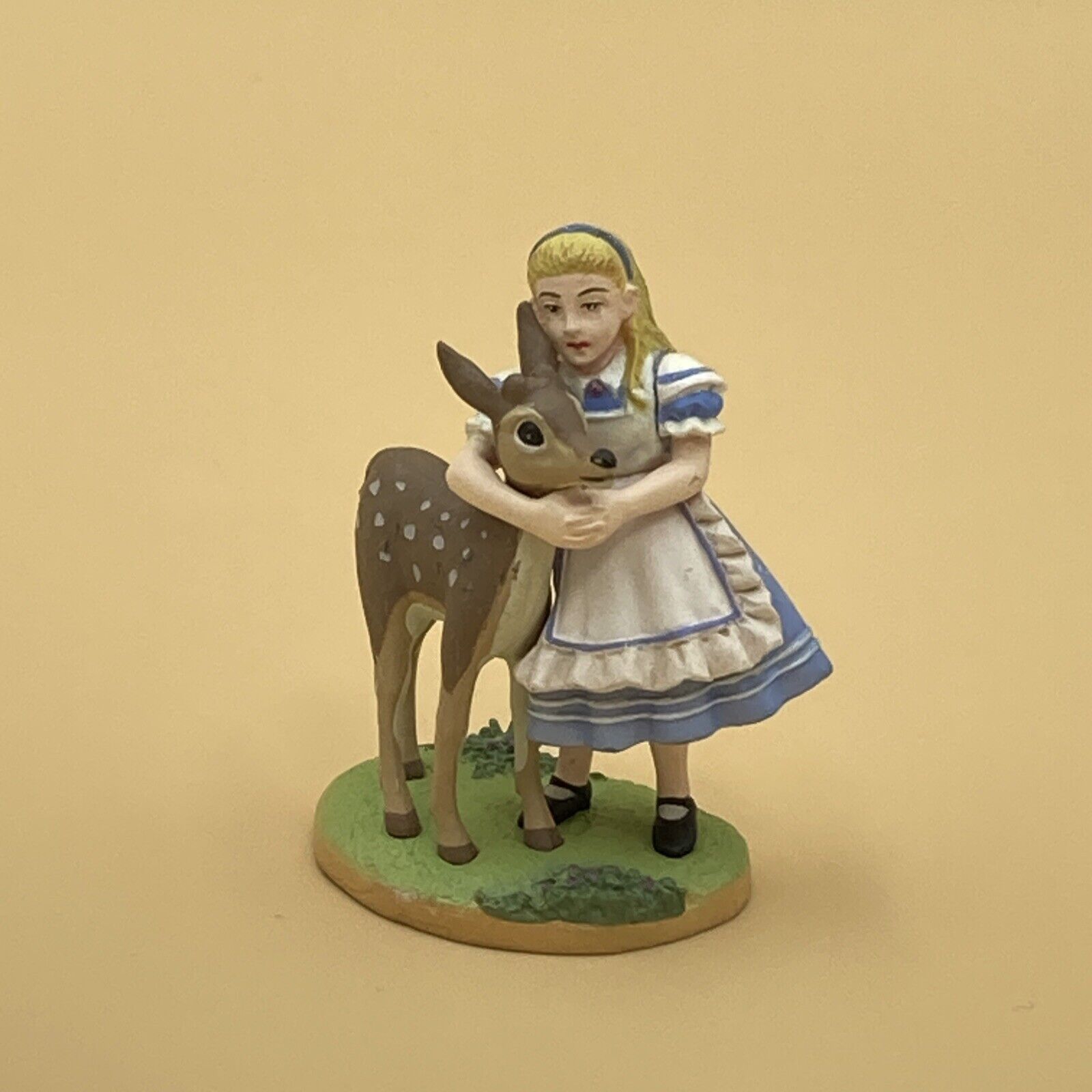 Alice\'s adventures in Wonderland Tea Party 2 Mini figure Alice with Deer Kaiyodo
