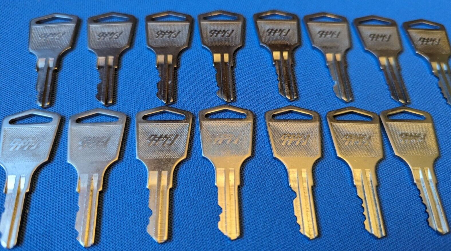 15 vintage keys padlock security strong box gate D series