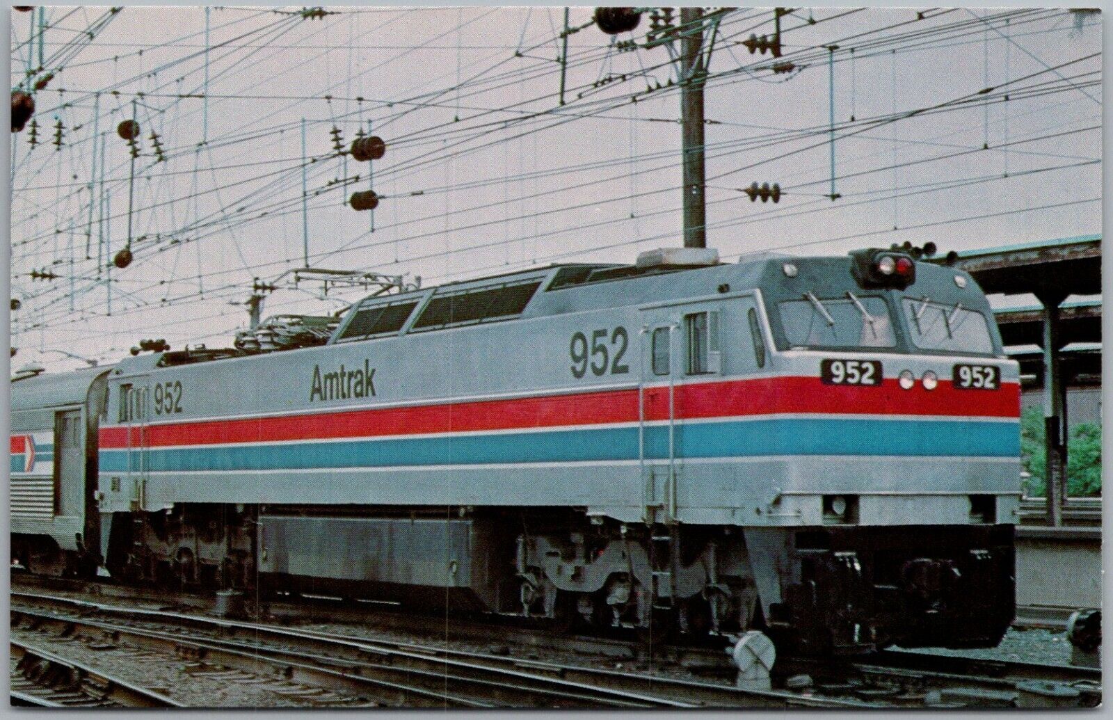 Amtrak's The Colonial #952 Railroad Postcard Q24