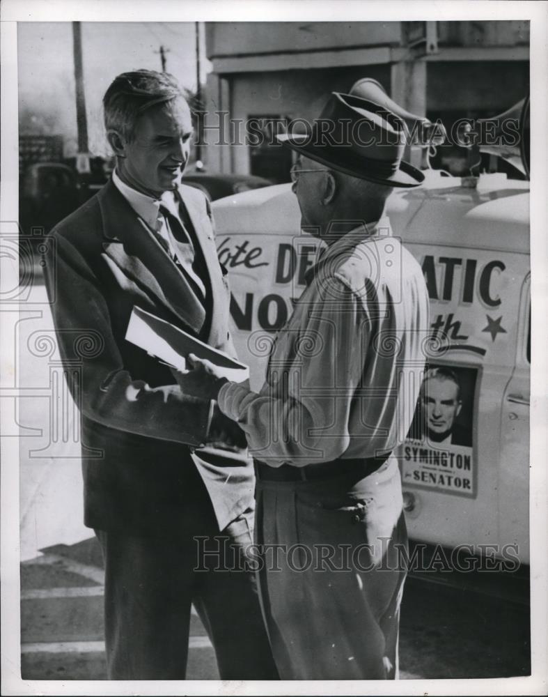 1952 Press Photo Missouri Senator Stuart Symington Shakes Hands w Supporter
