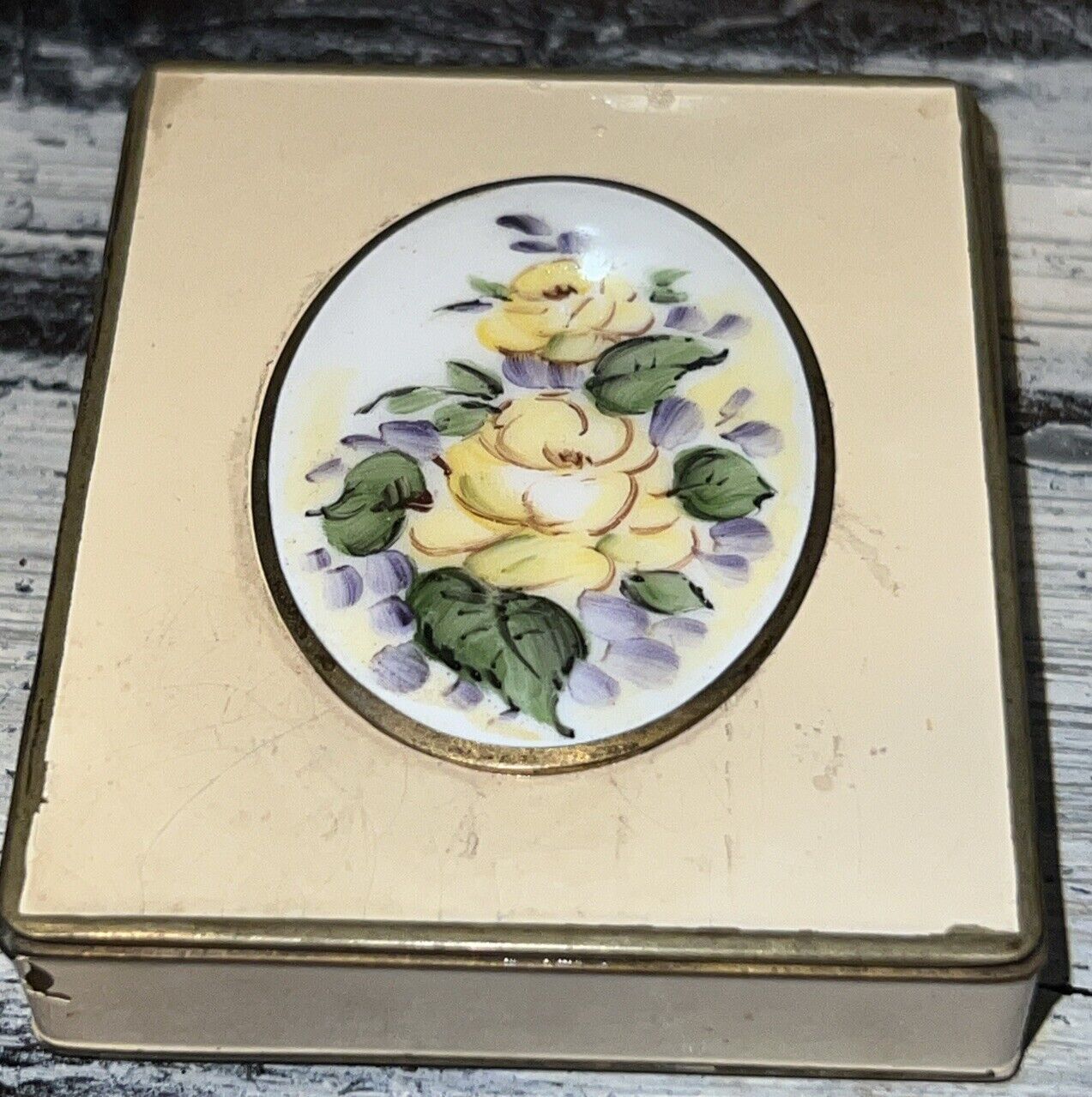 Vintage 1930s Gilloche Enamel Floral Bliss Brothers Powder compact mirror