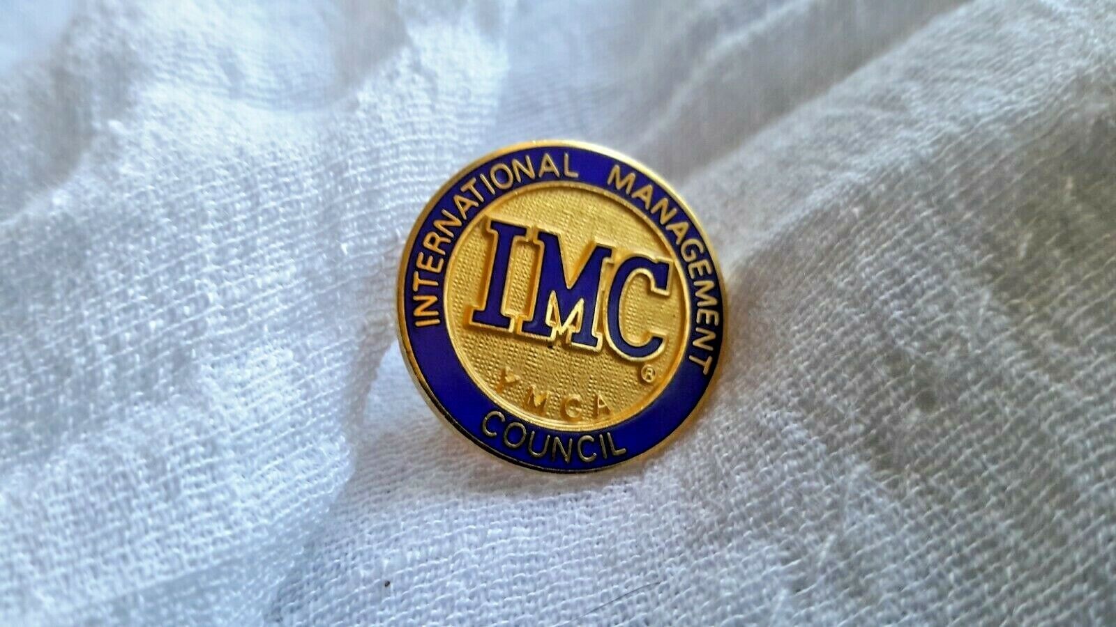 YMCA IMC INTERNATIONAL MANGEMENT COUNCIL HAT LAPEL PIN FRATERNAL ORGANIZATION 