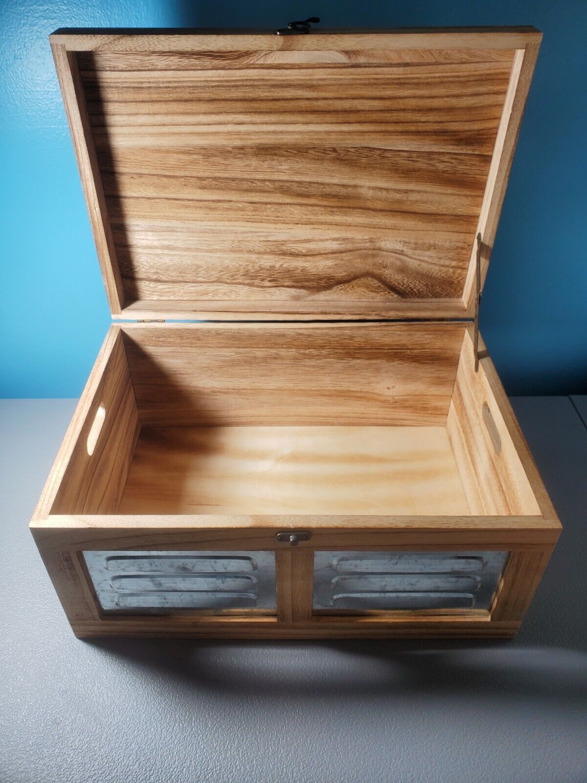 Large Wooden Box With Hinged Lid And Small Turn Lock - Keeepsake - Trinket - Box