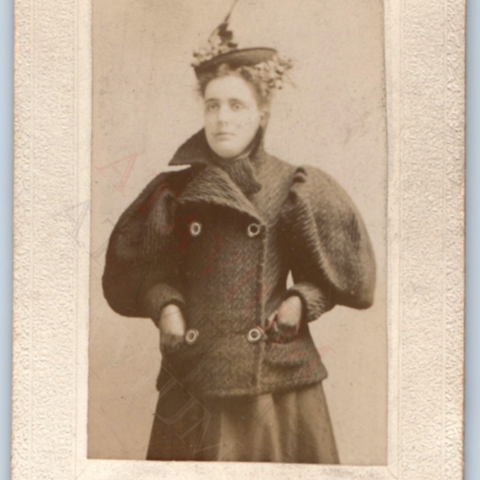 c1880s Moline, ILL Weird Shoulder Pad Girl Mini Cabinet Card Photo Woman Hat H37