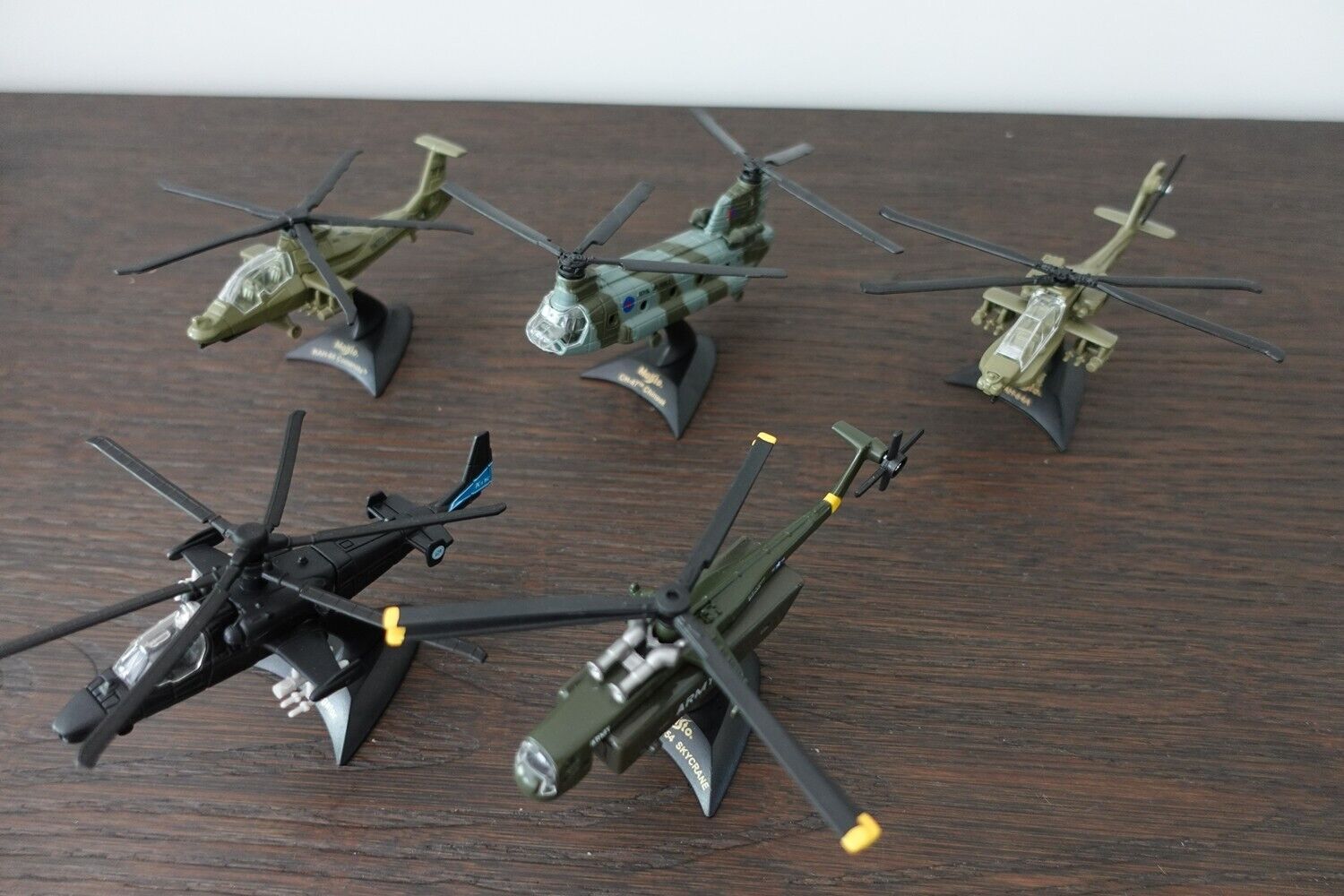 Lot of 5 Military Helicopters, loose with stands