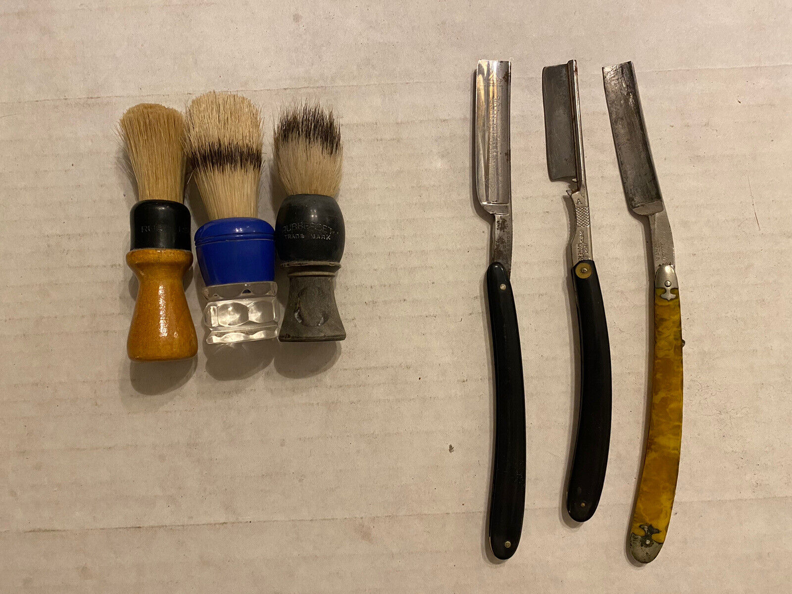 Vint.  Barber Shaving Lot 6 :3 Brushes / 3 St.  Razors K. Cutter, Curleys ,Claus