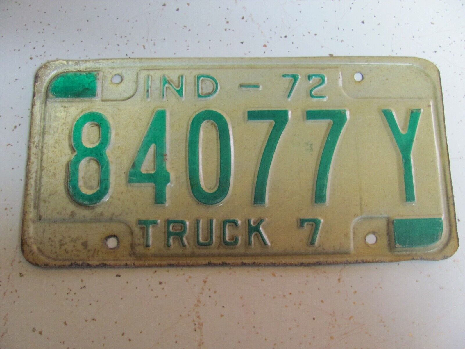 1972 TRUCK INDIANA LICENSE PLATE  SEE MY OTHER PLATES 84077Y
