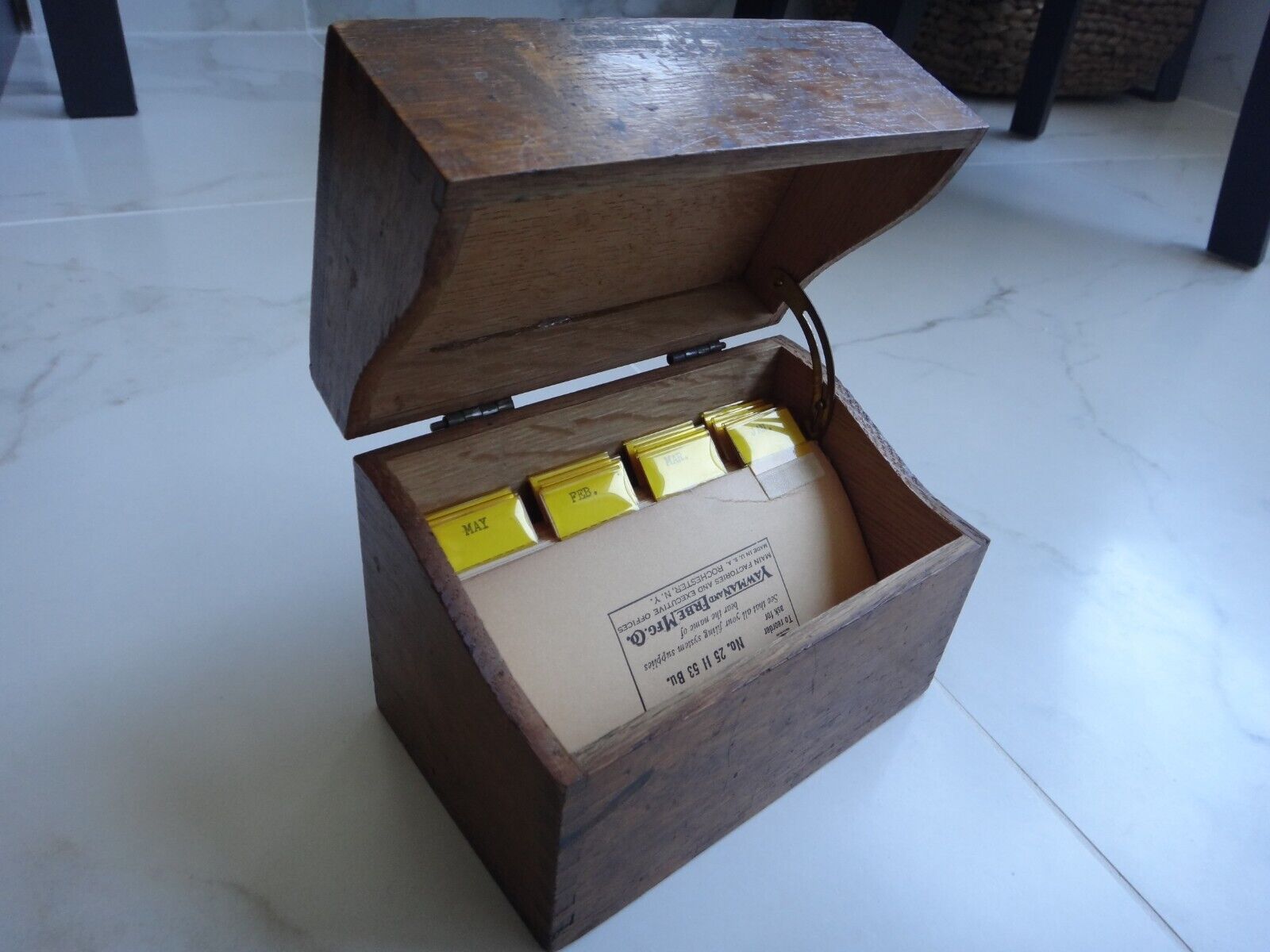 Yawman & Erbe Oak Wood Index Card File Recipe Box Vintage Dovetail
