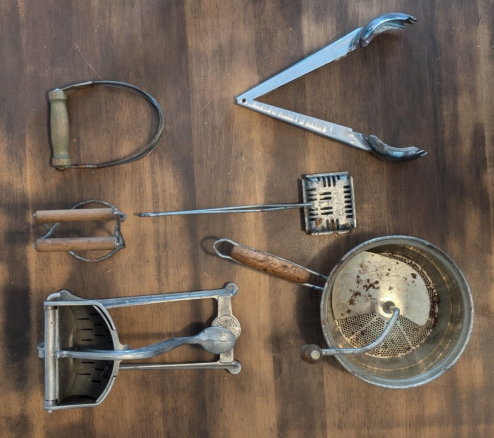 Vintage Farmhouse Kitchen Tools Decor