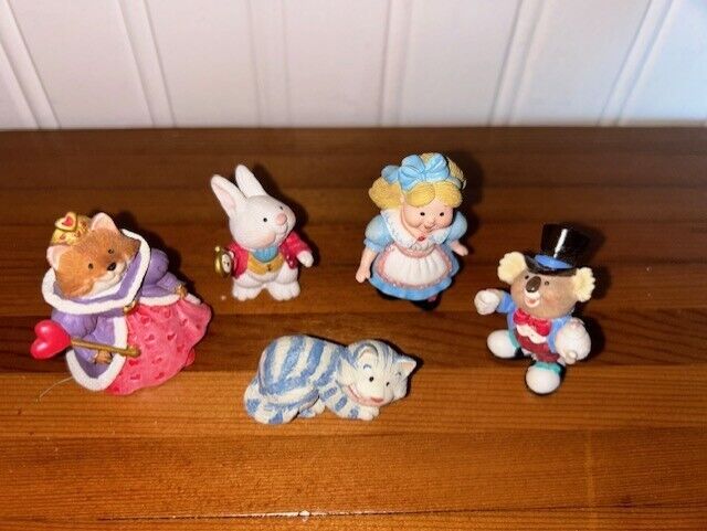 Vintage 1995 Hallmark Disney Alice In Wonderland Figurines, Set of 5     (28)