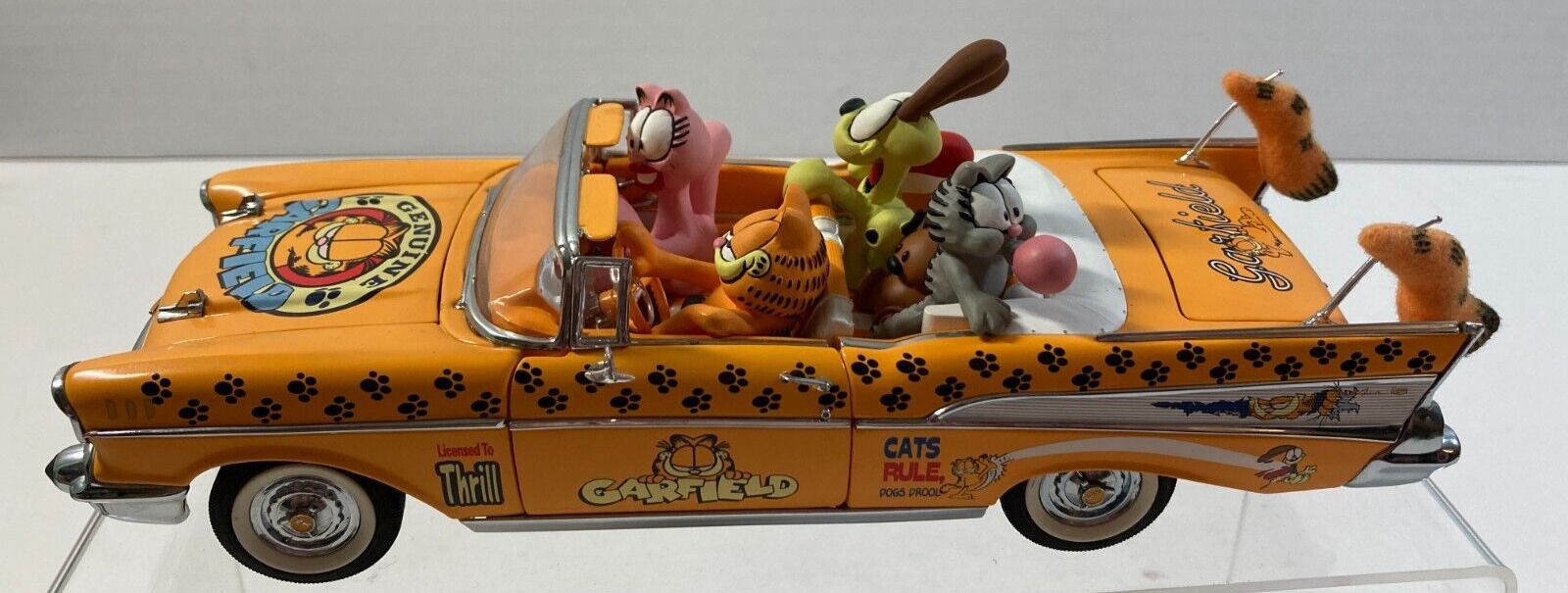 Vintage Danbury Mint Garfield 1957 Chevy Bel Air Parade Car W/Garfield & Friends