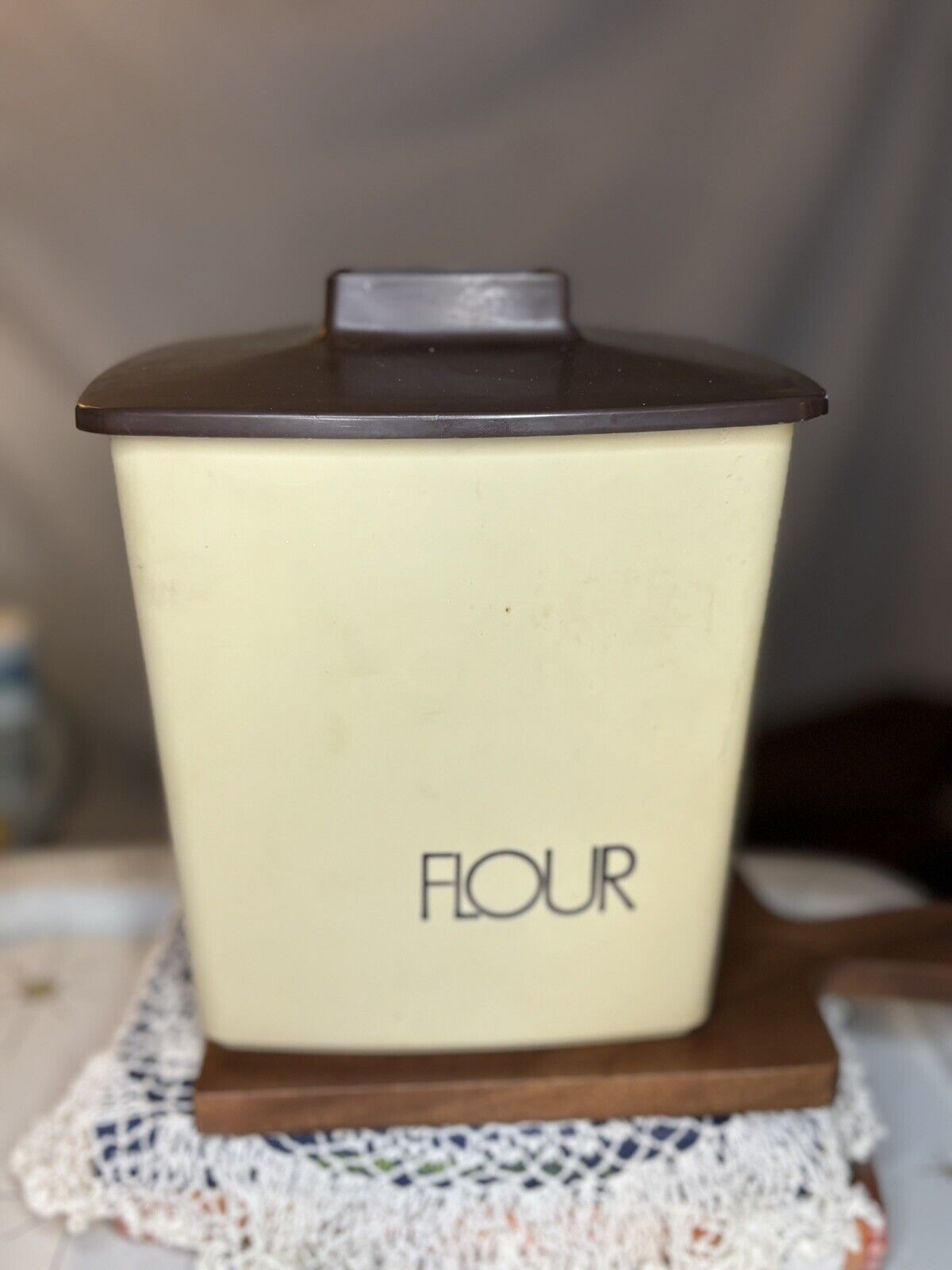 Vintage 4 Piece Plastic Tan Brown Canister Set Flour Sugar Coffee Tea WITH Scoop