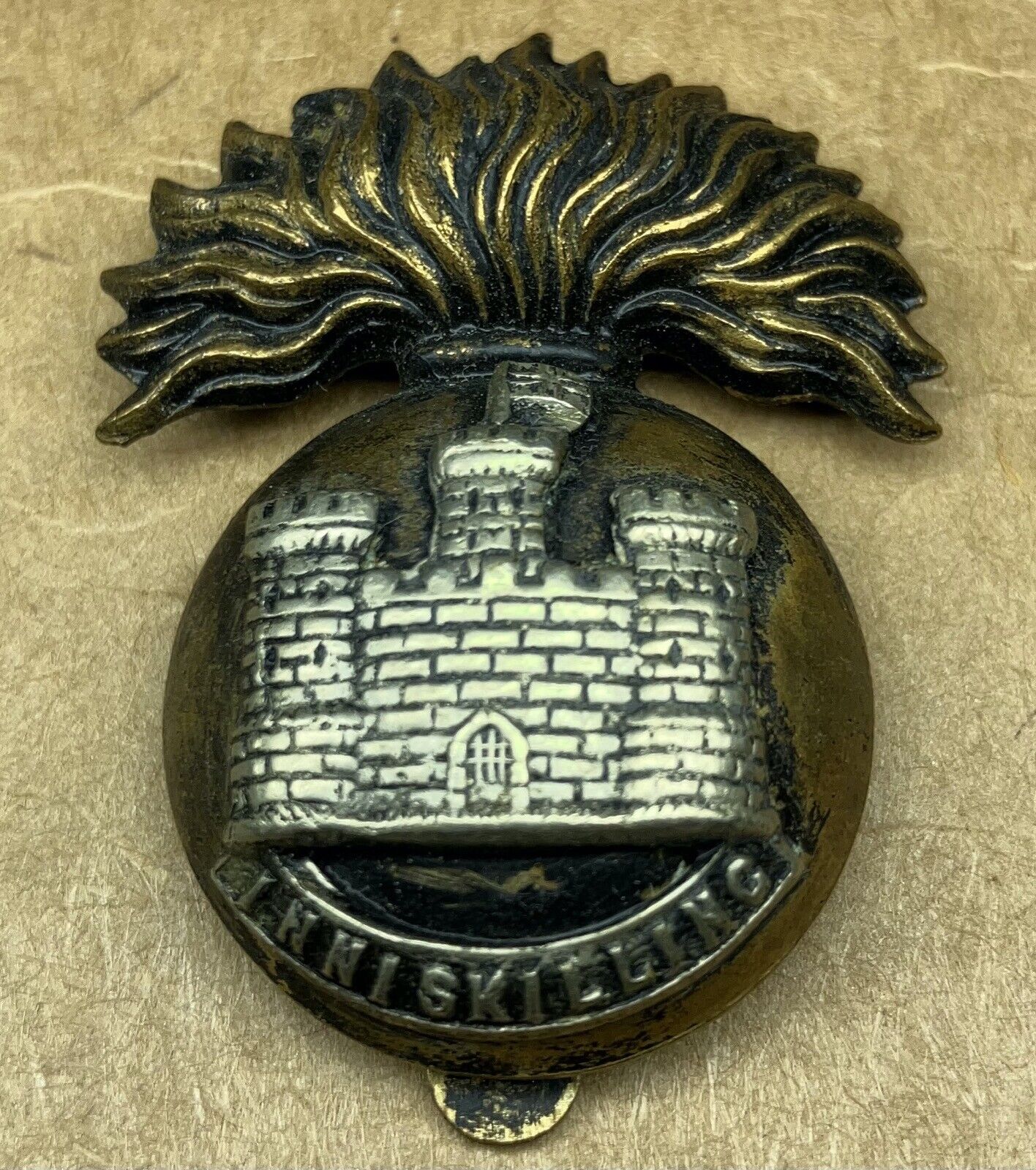 Royal Inniskilling Fusiliers Bimetal Cap Badge