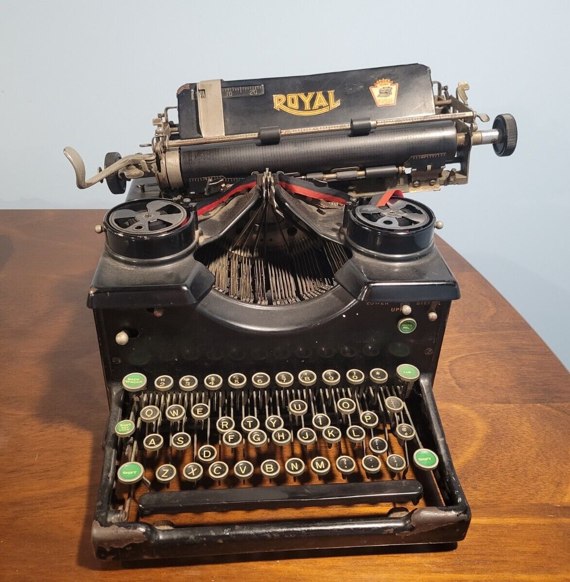 Vintage 1910s Royal Touch Control Typewriter