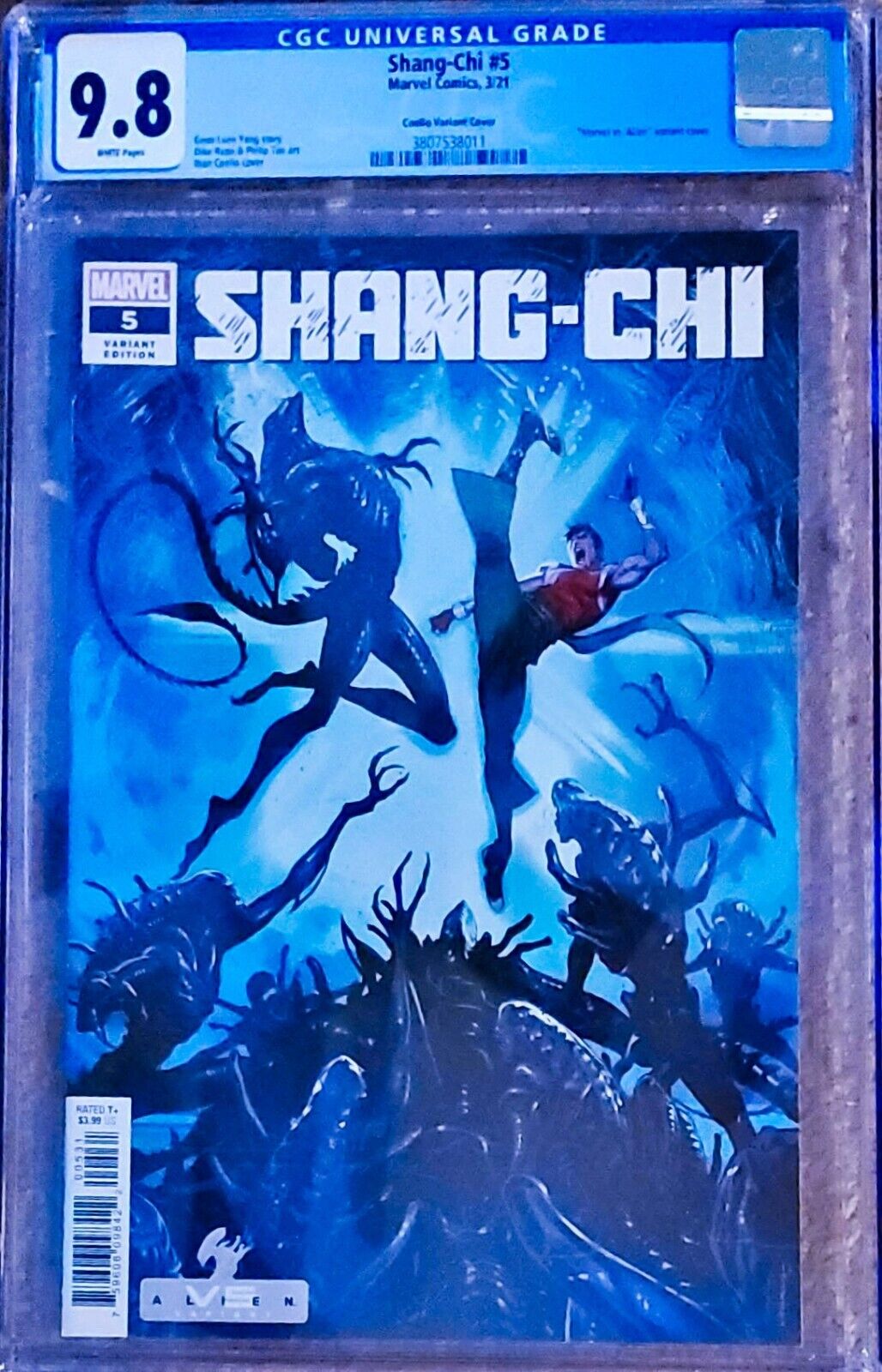 Shang-Chi 5 CGC 9.8 Iban Coello Variant Cover VS. Aliens