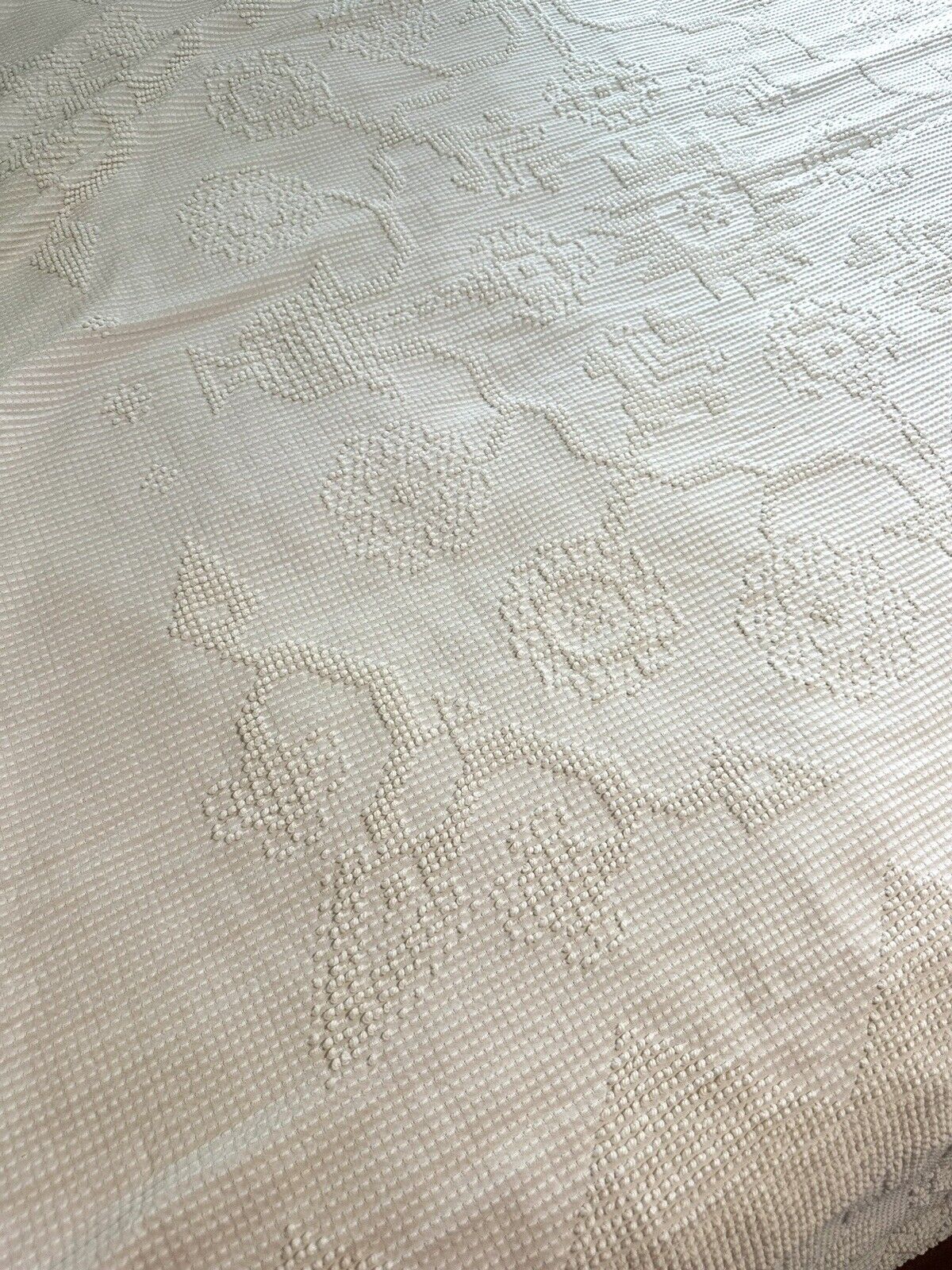 Vintage Bedspread Bates George Washington Hobnail Chenille White 94”X107” Quilt