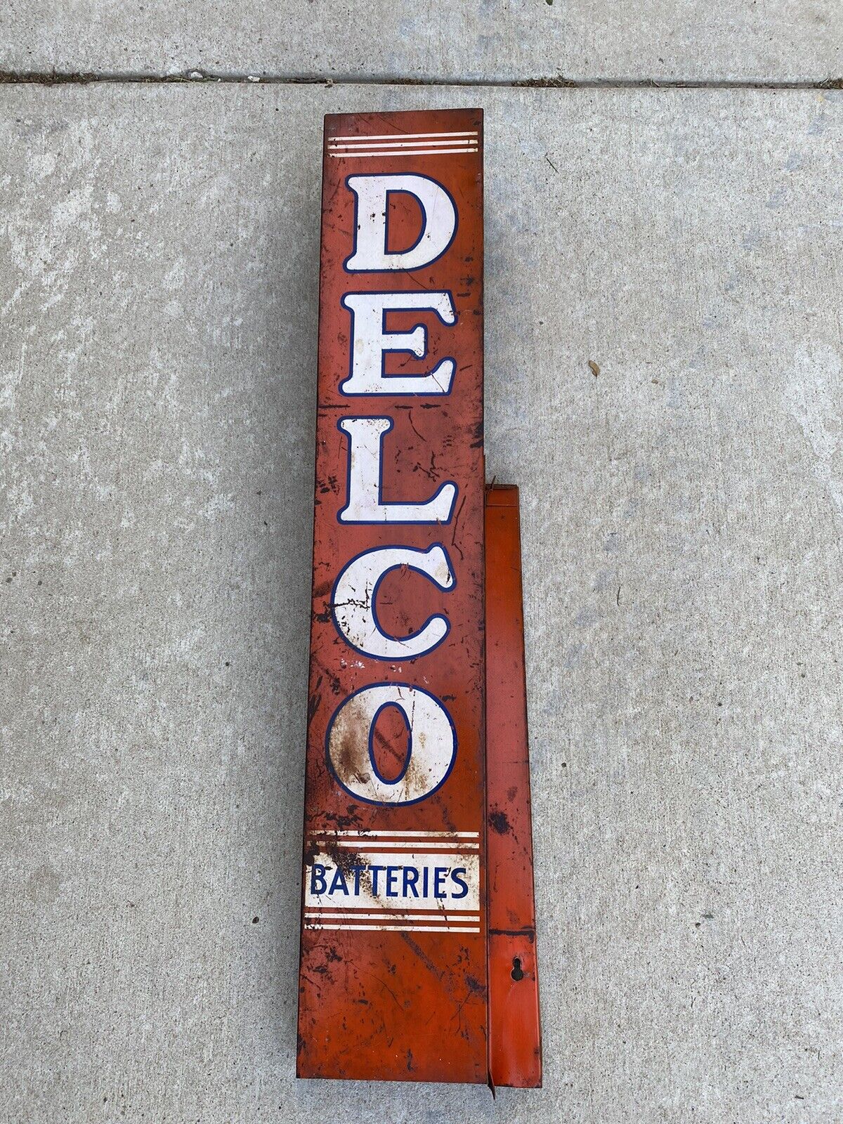 VINTAGE ORIGINAL DELCO BATTERY DISPLAY ADVERTISING Sign Old Batteries Ac Station