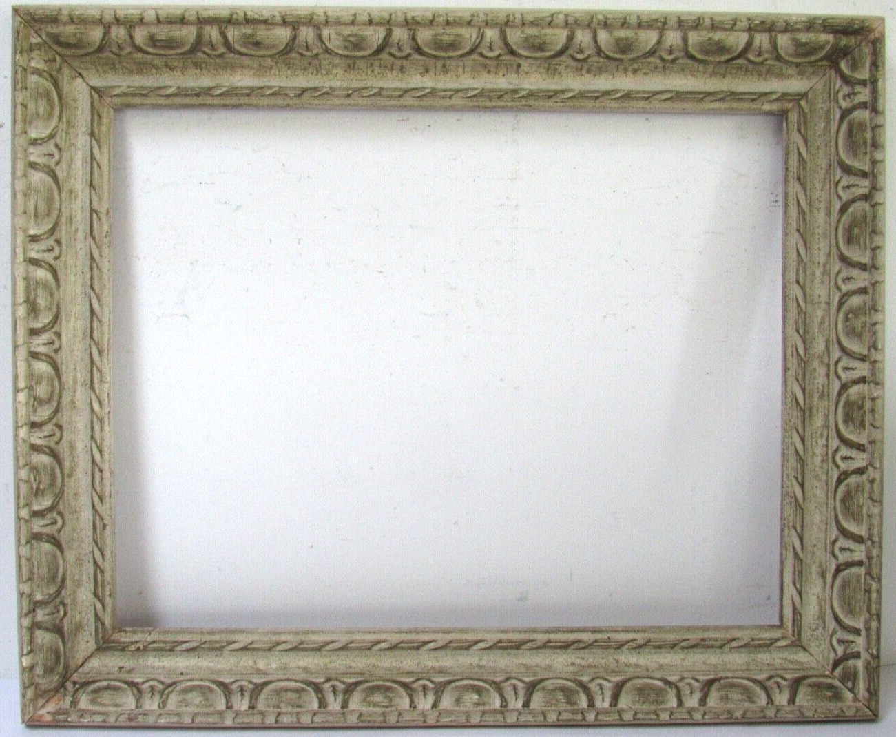VINTAGE WHITEWASH HAND CARVED   FRAME FOR PAINTING 18 X 14 INCH ( e-80)