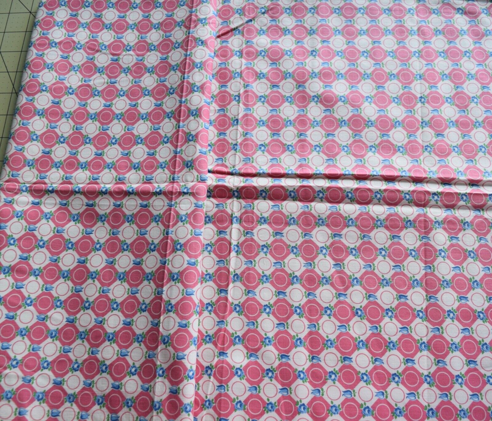 3224 1/2 yd antique 1940\'s cotton fabric, pink circles, blue flowers