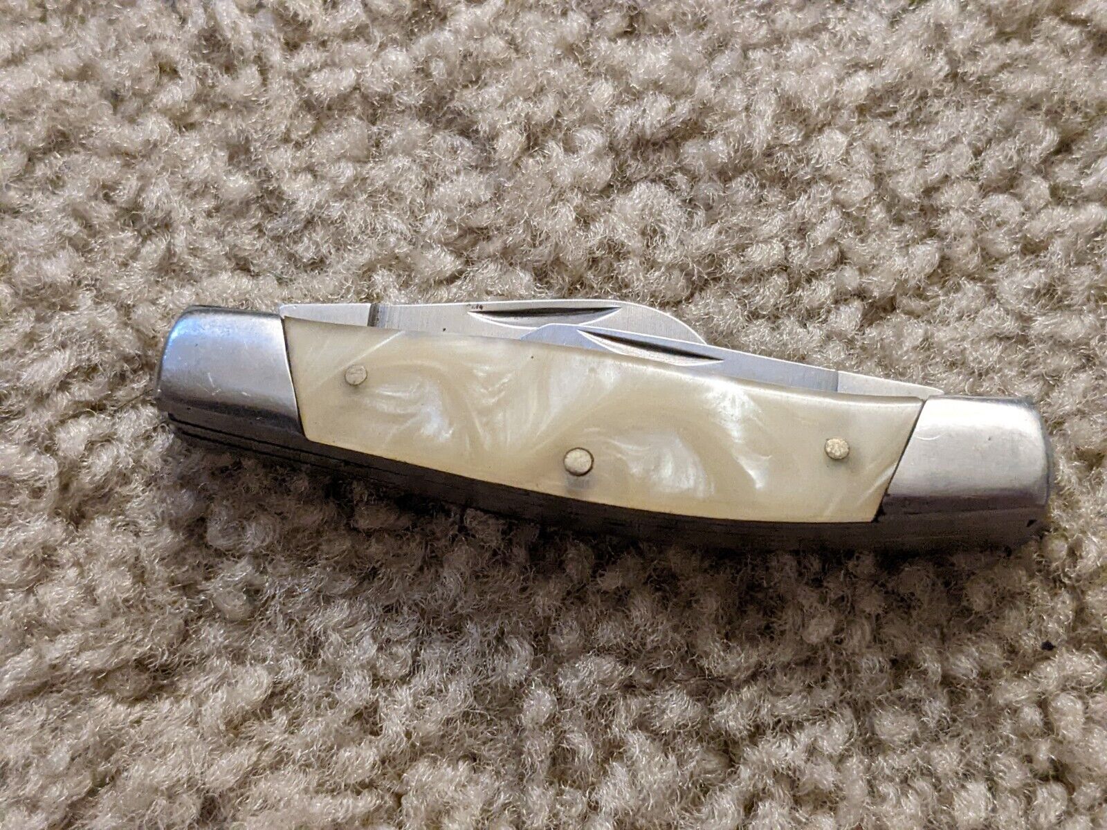 Schrade Tractor Up Barlow Pocket Knife MOTHER OF Pearl ACRYLIC Handles