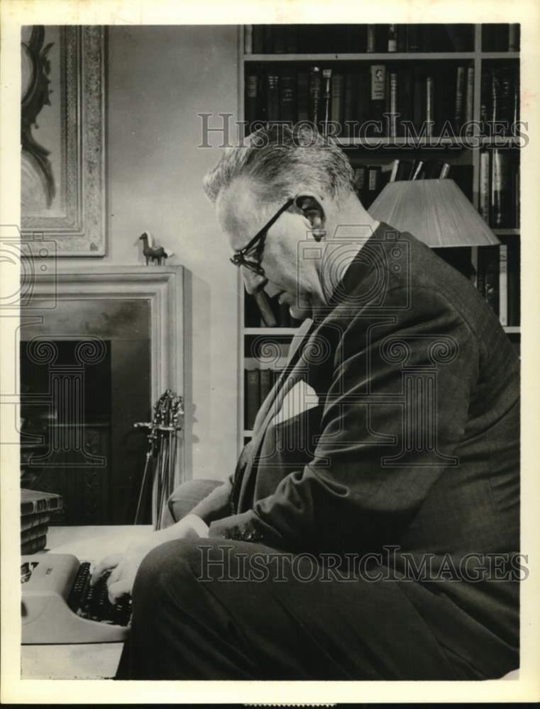 1959 Press Photo John Gunther - American journalist and author. - hcb04493