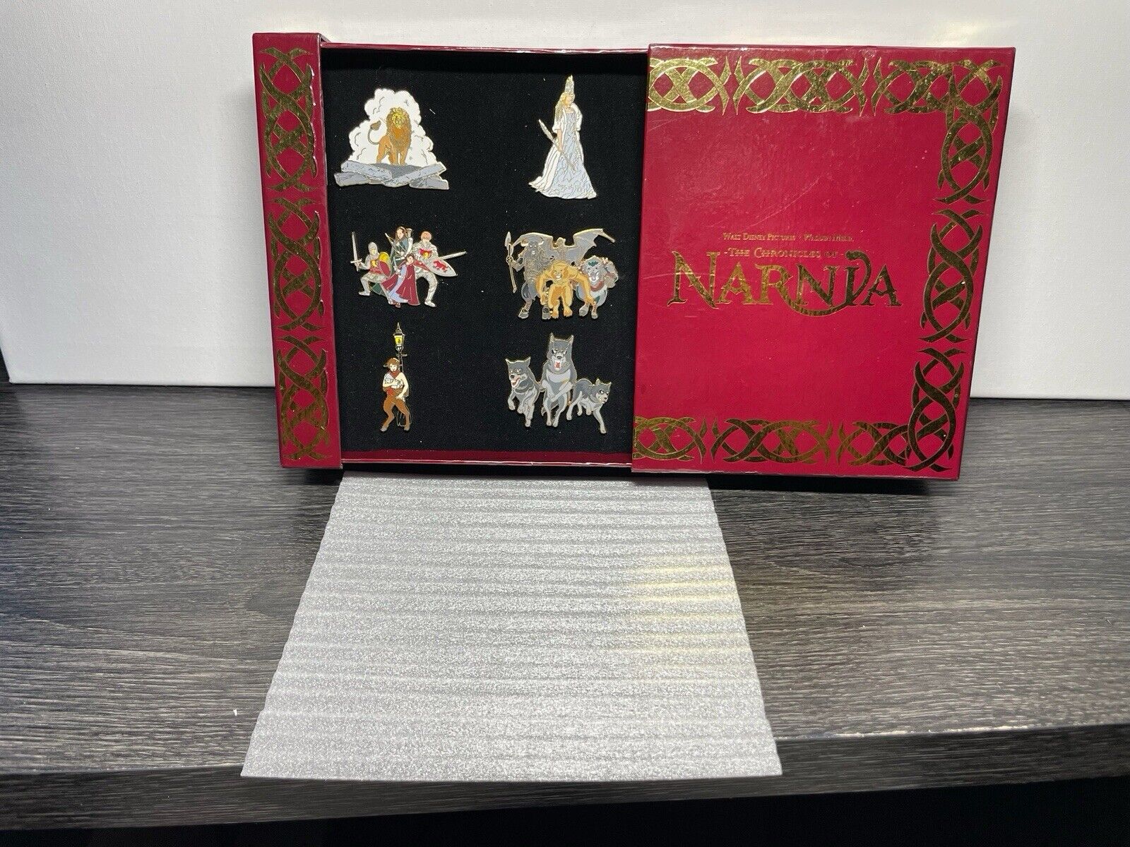 2006 Narnia Limited Edition Disney Pin Set Complete LE to 1,000 Excellent Cond