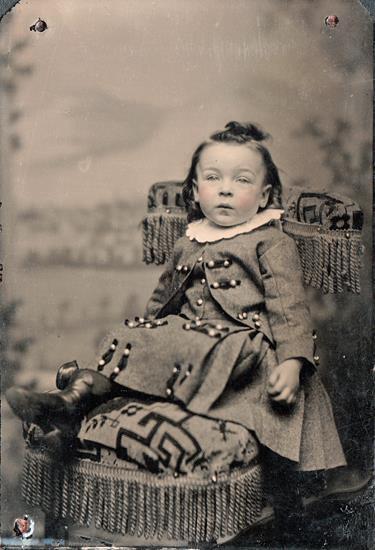 ORIGINAL VICTORIAN Tintype / Ferrotype Photograph c1860's YOUNG GIRL PORTRAIT