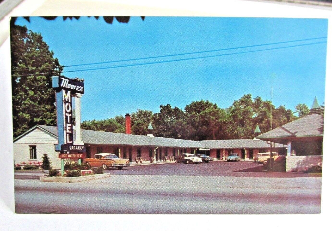 Vintage BEREA KENTUCKY KY., Postcard Moore\'s Motel US 25 Berea Kentucky, autos