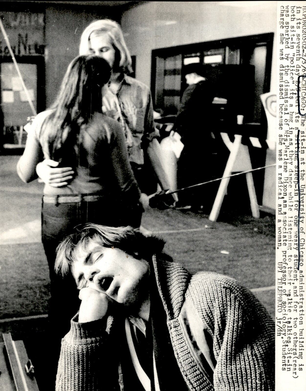 LG934 1969 UPI Wire Photo UNIVERSITY OF CHICAGO SIT-IN Marlene Dixon Firing