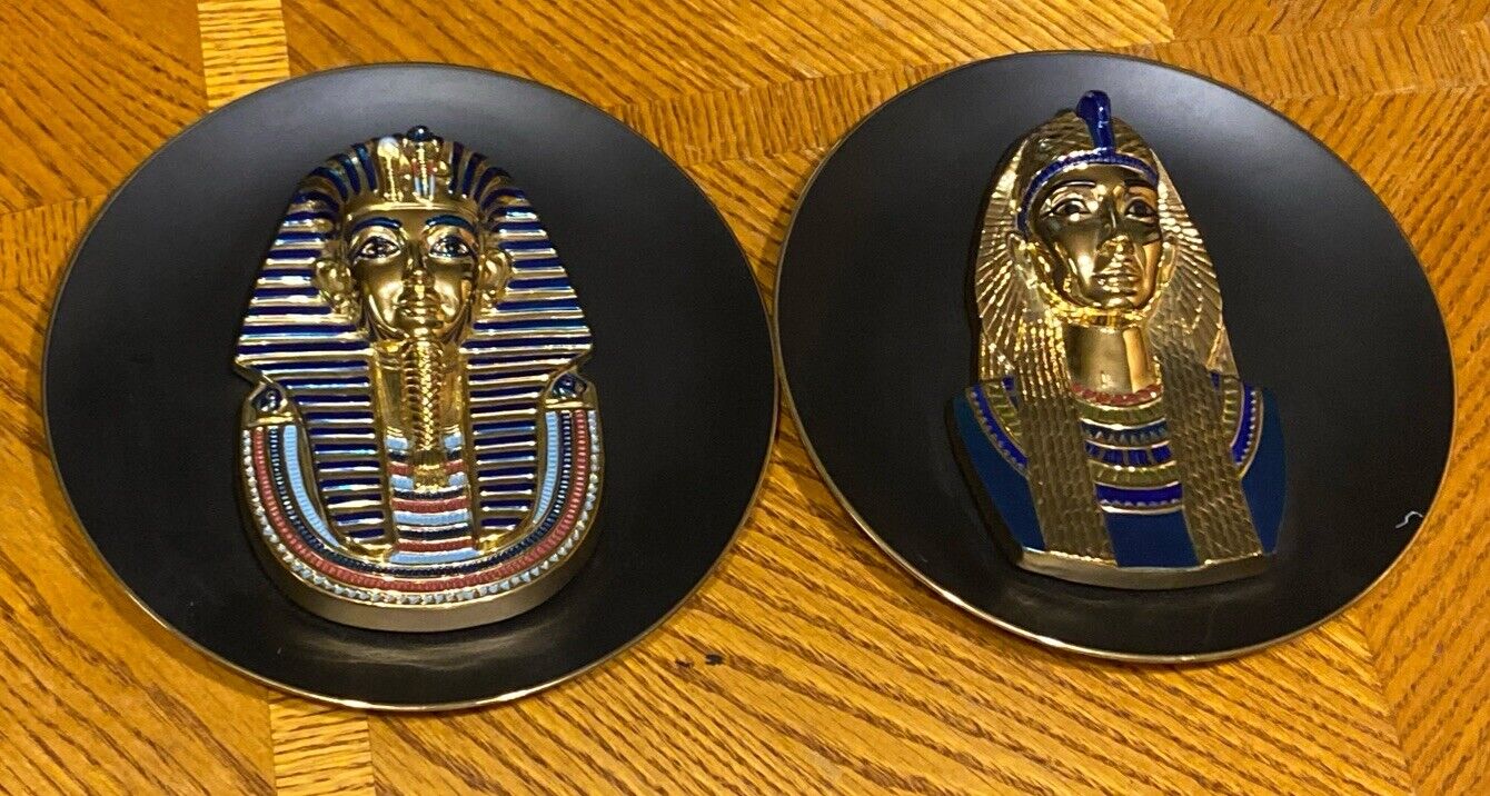 Egypt Splendours Ancient World Bradex Plates Cleopatra Tutankhamun 3D Set of 2