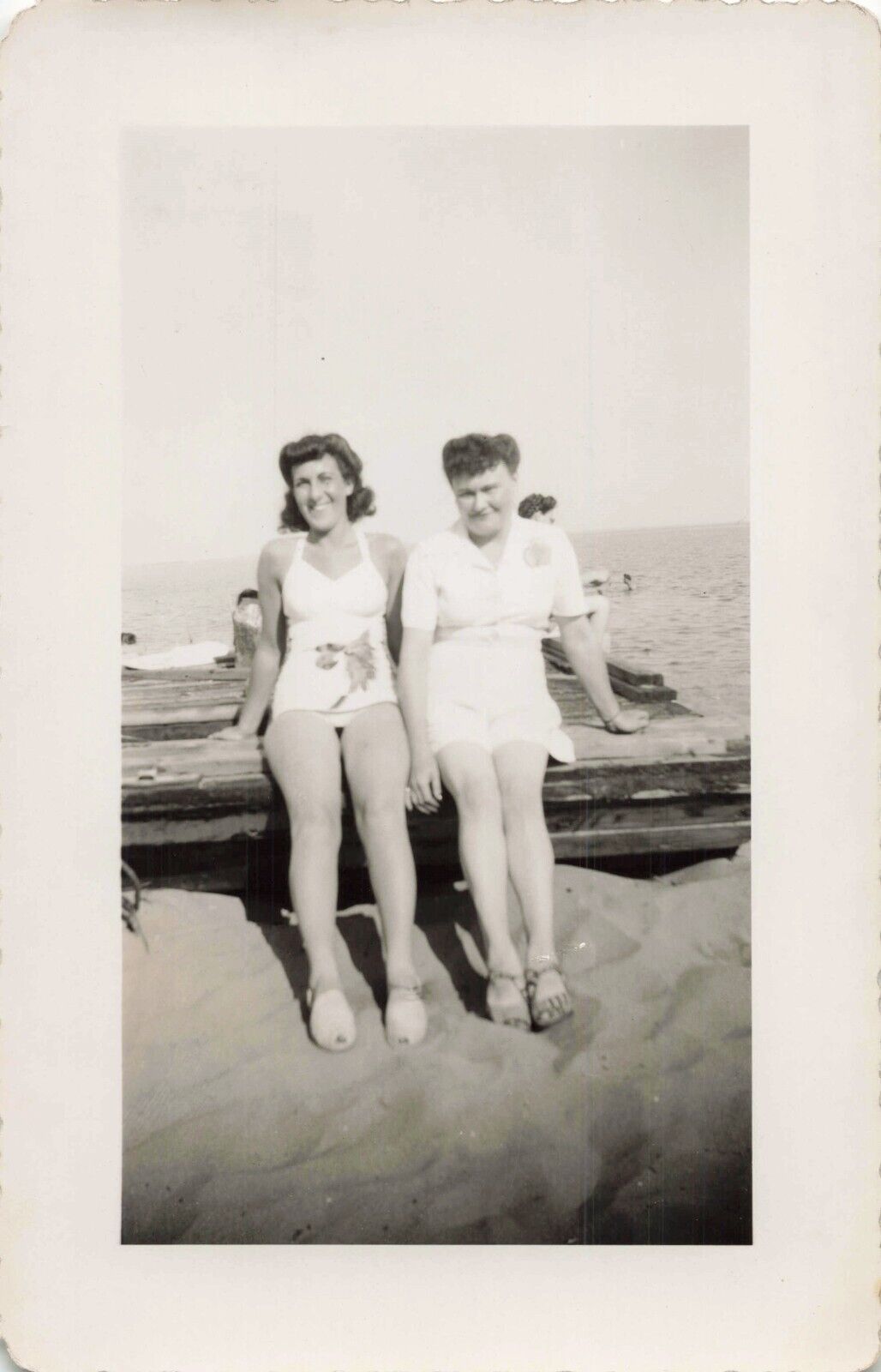 1940s Found Photo Miami Beach, Florida Women Ladies Swimsuit 545