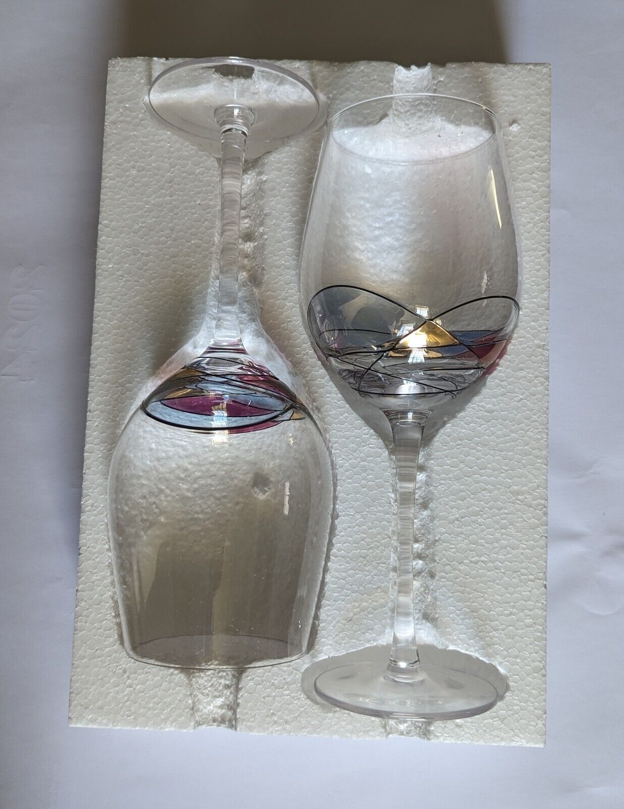 DAQQ Red Wine Glasses Set of 2 Hand Glasses: Pink, Light Blue, Gold 