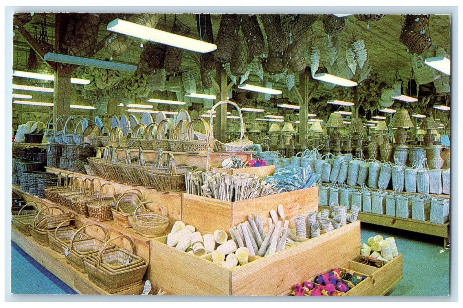 c1960\'s Basketville Shop Interior Toano Virginia VA Unposted Vintage Postcard