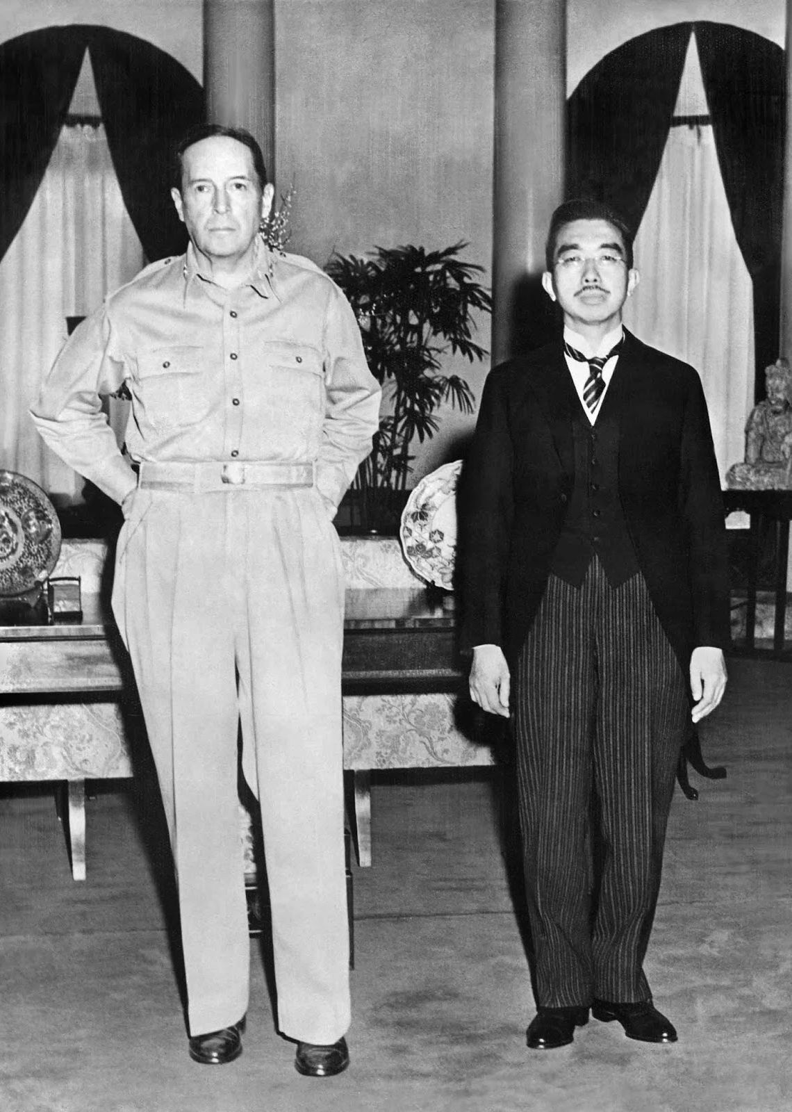 Emperor Hirohito & General Douglas MacArthur Meeting PHOTO Tokyo Japan 1945