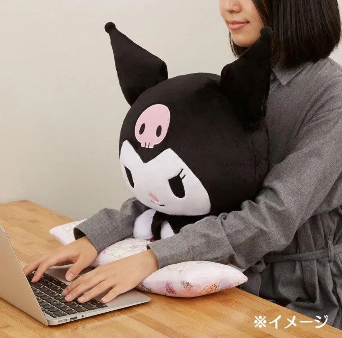 New Bandai Giant Kuromi Keyboard Wrist Rest Plushie Correct Sitting Position