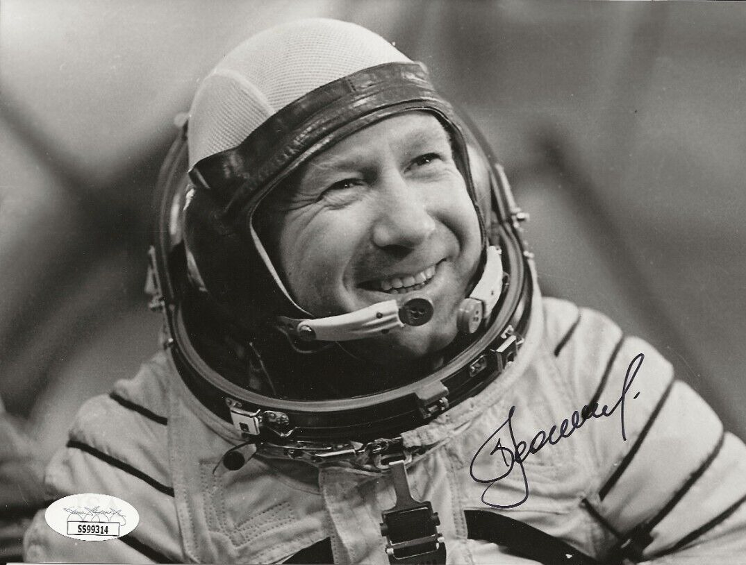 Alexei Leonov Soviet Cosmonaut REAL hand SIGNED 6x8 Photo #1 JSA COA Autographed